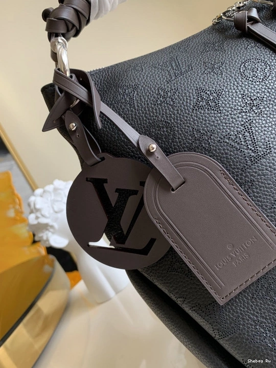 HOBO LOUIS MM VUITTON BEAUBOURG 0822
